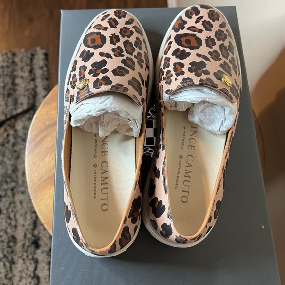 🌻Vince Camuto Leopard Print Slip-On Women's Shoe - Picture 4 of 9